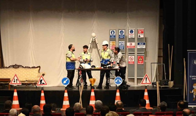Bursa'da iş sağlığı ve güvenliği sahnede anlatıldı