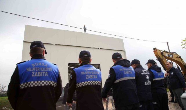 Bursa'da kaçak yapıyı yıktırmamak için canını hiçe saydı