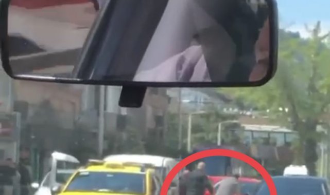 Bursa'da kavga ettiği sürücüyü az daha eziyordu, o anlar kameralarda