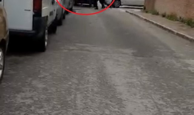 Bursa'da yumrukların konuştuğu yol verme kavgası kameralarda