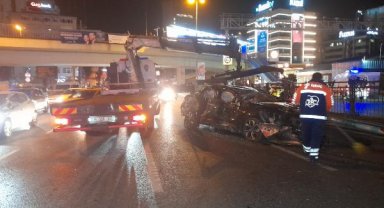 Büyükdere Caddesi'nde makas atan otomobil sürücüsü, trafiği savaş alanına çevirdi: 8 yaralı