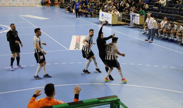 Büyükşehir hentbol Beşiktaş'a mağlup oldu