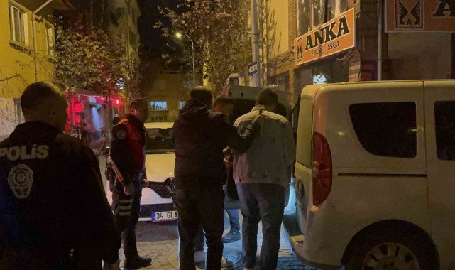Cadde ortasında bıçaklı saldırıda Irak uyruklu 1 kişi yaralandı
