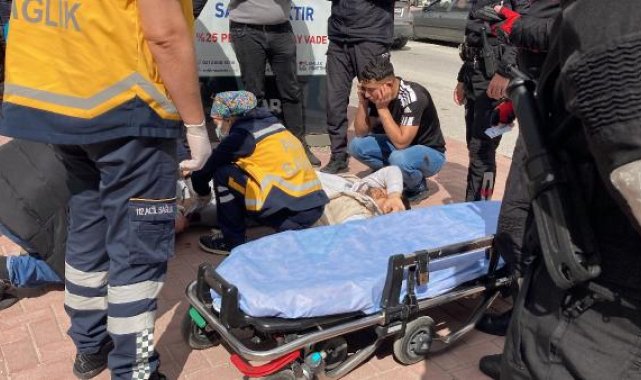 Caddede karşılaştığı husumetlisini bacağından vurdu