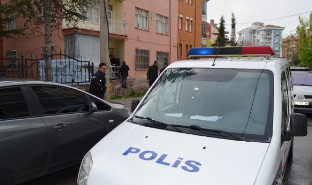 Çalıştığı iş yerinde silahla başından vuruldu