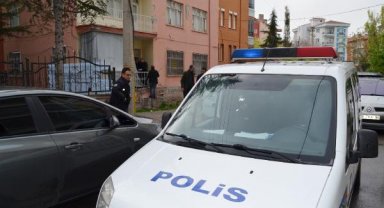 Çalıştığı iş yerinde silahla başından vuruldu