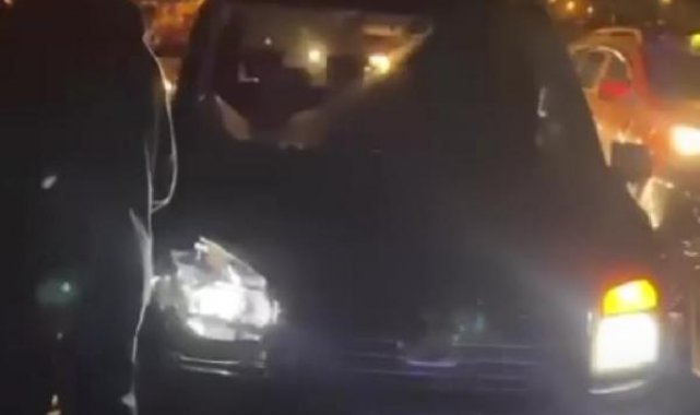 Camiye giderken hafif ticari aracın çarpmasıyla öldü
