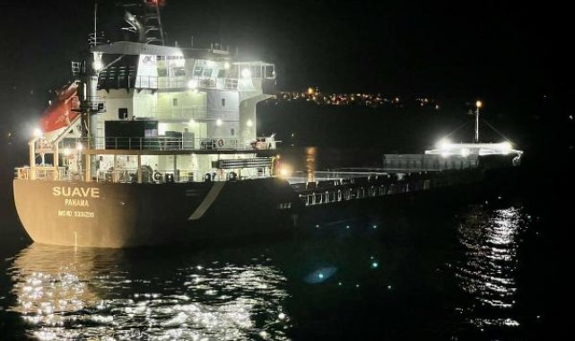 Çanakkale Boğazı'nda arızalanan gemi limana demirletildi