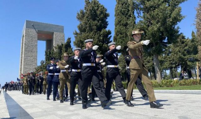 Çanakkale Kara Savaşları'nın 108'inci yıl dönümünde şehitler anıldı