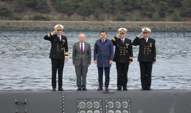 Çanakkale'de Dumlupınar Denizaltısı şehitleri anıldı