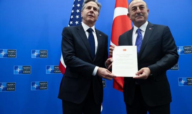 Çavuşoğlu ABD'li mevkidaşı Blinken'e Finlandiya'nın katılım onay belgelerini teslim etti