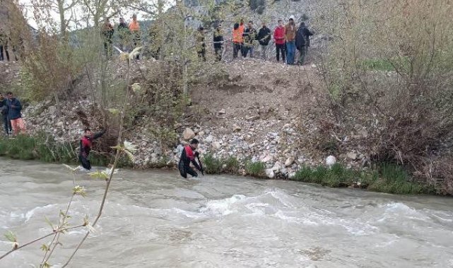 Çaya düşen küçük Ayşe, boğuldu