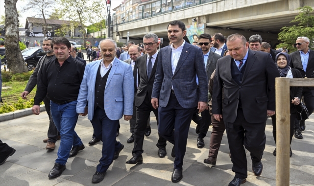 Çevre, Şehircilik ve İklim Değişikliği Bakanı Kurum, Kartal'da esnafı ziyaret etti