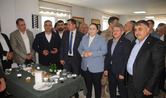 Cizre Kaymakamı Demir, vatandaşlarla bayramlaştı