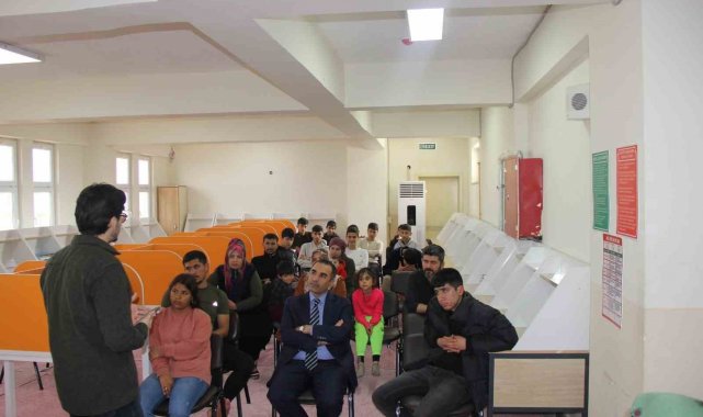 Cizre'ye gelen depremzedelere 'Deprem sonrası psikolojik destek eğitimi' verildi