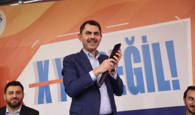 Cumhurbaşkanı Erdoğan, Çevre Şehircilik ve İklim Değişikliği Bakanı Murat Kurum'un telefonundan gençlere seslendi