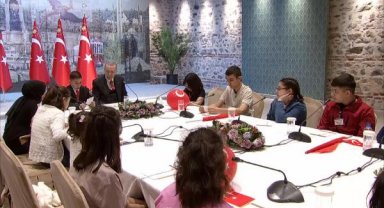 Cumhurbaşkanı Erdoğan Depremzede çocukları Dolmabahçe'de ağırladı 