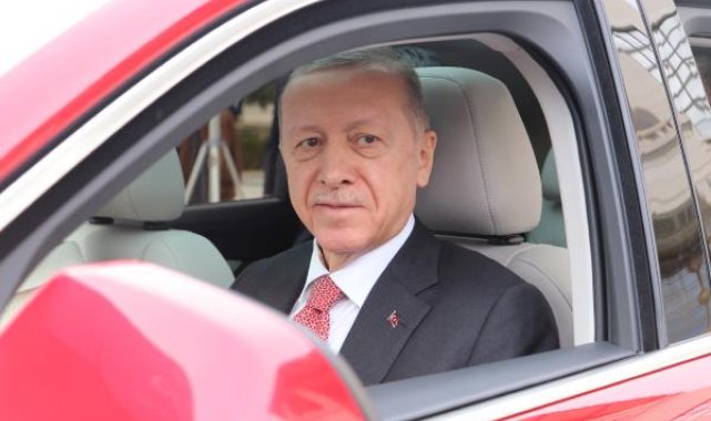 Cumhurbaşkanı Erdoğan'a Togg teslim edildi