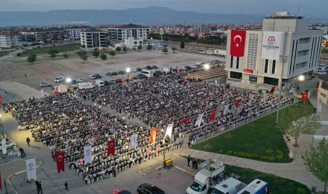Denizli Büyükşehir'den 7 bin kişilik iftar sofrası