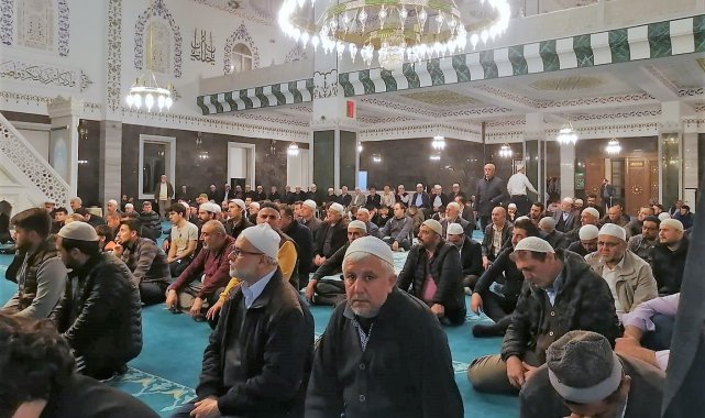 Denizli'de 3 bin kişi Kadir Gecesini birlikte idrak etti