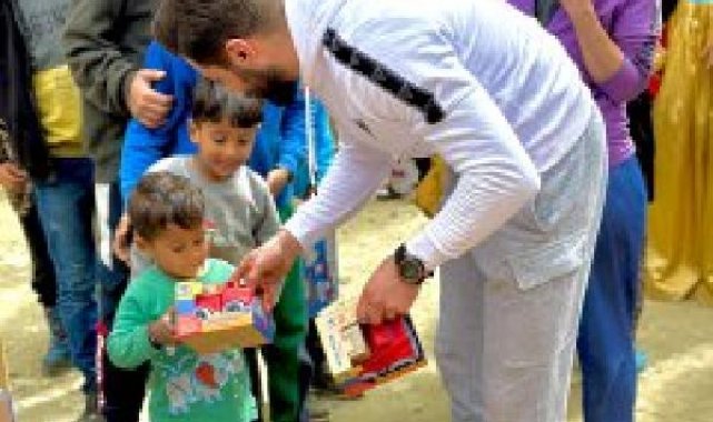 Deprem bölgesindeki 15 köye 5 bin oyuncak gönderildi