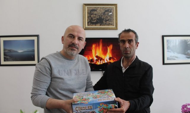 Deprem bölgesine yanlışlıkla altınlarını gönderen vatandaşa hayırsever öğretmenlerden anlamlı destek