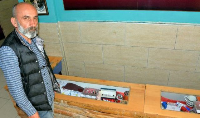 Depremde hayatını kaybeden Ayşe ve Ayşen öğretmenlere okullarında özel köşe