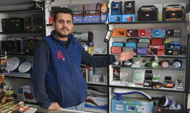 Depremden sonra fener ve radyo satışları arttı