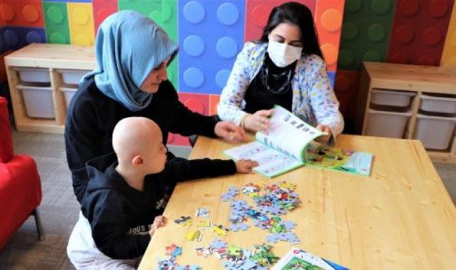 Depreme hastanede yakalanan down sendromlu lösemili Muhammed, Ankara'da tedavi oluyor