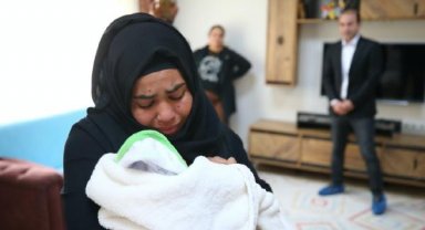 Depreme kuvözde yakalanan Meryem bebek, 2 ay sonra ailesine kavuştu