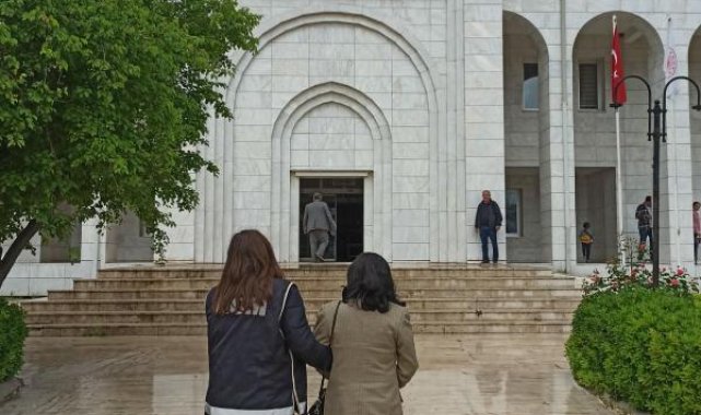 Depremzedeler için toplanan yardımları evine götürmüştü, serbest bırakıldı
