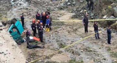 Dereye uçan araçta ölü sayısı 5'e yükseldi; ayı giren yayla evinden dönüyorlarmış