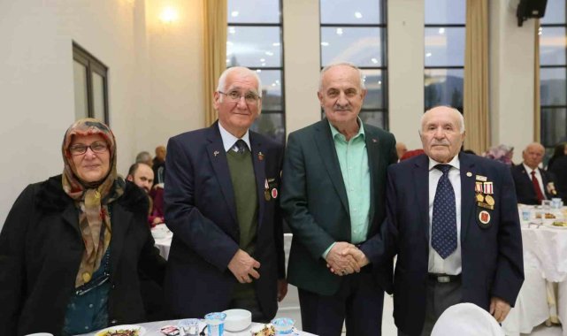 Derince'de gönül sofraları kuruluyor