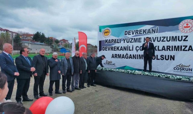 Devrekani'de kapalı yüzme havuzunun temeli dualarla atıldı