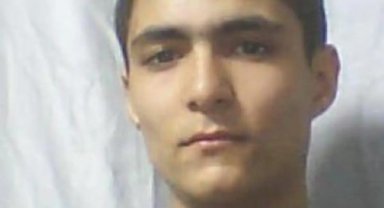 Devrilen traktörün altında kalan sürücü öldü