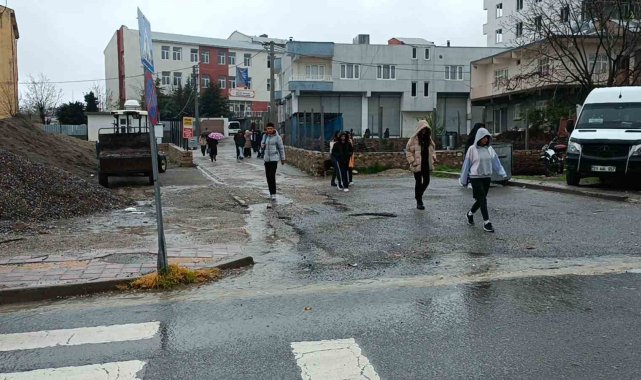 Dicle'de sağanak yağış etkili oldu