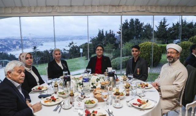 Diyanet İşleri Başkanı Ali Erbaş, İstanbul'da şehit yakınları ve gazilerle iftarda buluştu