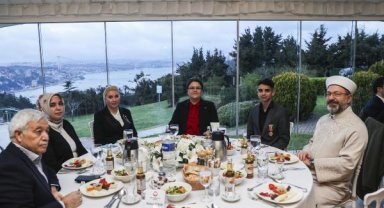 Diyanet İşleri Başkanı Ali Erbaş, İstanbul'da şehit yakınları ve gazilerle iftarda buluştu