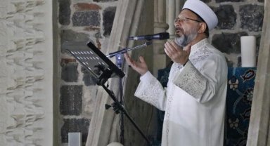 Diyanet İşleri Başkanı Erbaş: Fitrelerimizi ihtiyaç sahiplerine ulaştırma gayretinde olalım