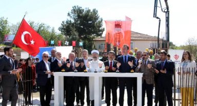 Diyanet İşleri Başkanı Erbaş: Kur'an'ın bulunduğu yerde aydınlık olur