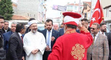 Diyanet İşleri Başkanı Erbaş: Kur'an'ın bulunduğu yerde aydınlık olur