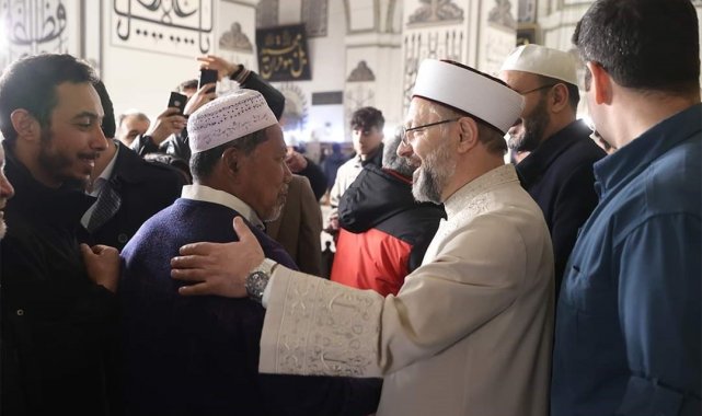 Diyanet İşleri Başkanı Prof. Dr. Ali Erbaş, Bursa Ulu Camii'nde teravih namazı kıldırdı