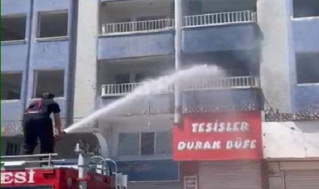 Diyarbakır'da ağır hasarlı binada yangın