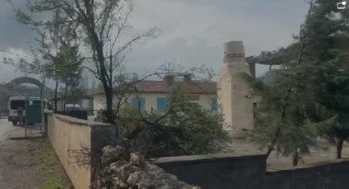 Diyarbakır'da sağanak; yollar göle döndü