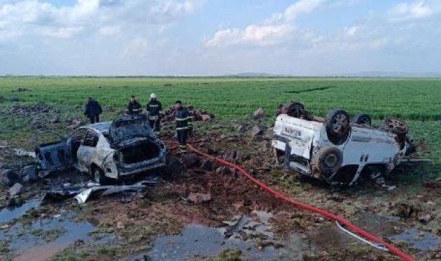 Diyarbakır'da sürücüleri yarışan hafif ticari araç ile otomobil çarpıştı: 5 yaralı