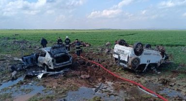 Diyarbakır'da sürücüleri yarışan hafif ticari araç ile otomobil çarpıştı: 5 yaralı