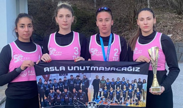 DPÜ SBF Akademisyenin yer aldığı Kadın Milli Kar Voleybolu Takımı Balkan Şampiyonu