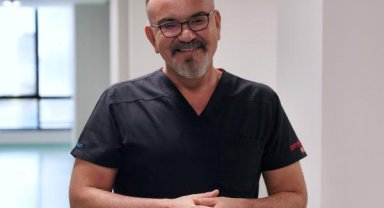Dr. Koray Erdoğan: Saç ekimi yüzün çerçevesini yeniden oluşturur
