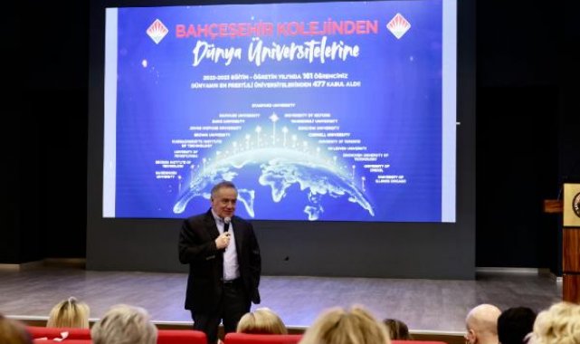 Dünyanın 477 üniversitesinden kabul alan 161 öğrenci İstanbul'da bir araya geldi