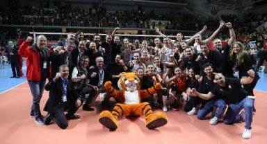 Eczacıbaşı Dynavit, Şampiyonlar Ligi'nde finale yükseldi